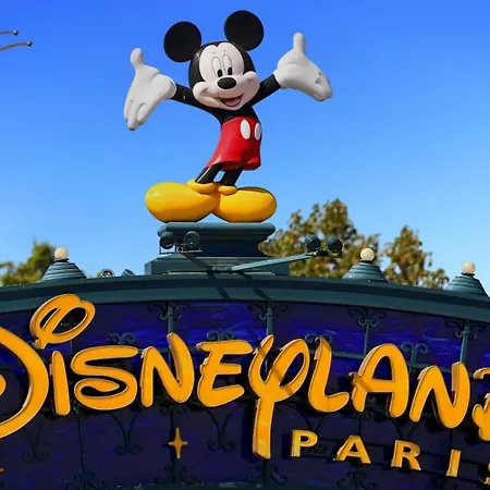 Charming Disneyland Paris - Rentaway